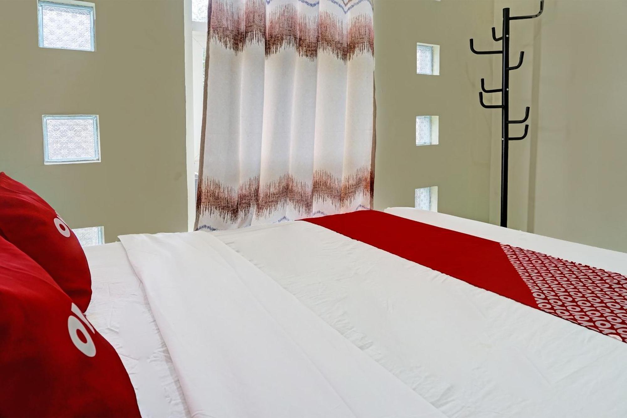 Oyo 91707 Jannah Homestay Syariah Dau Экстерьер фото