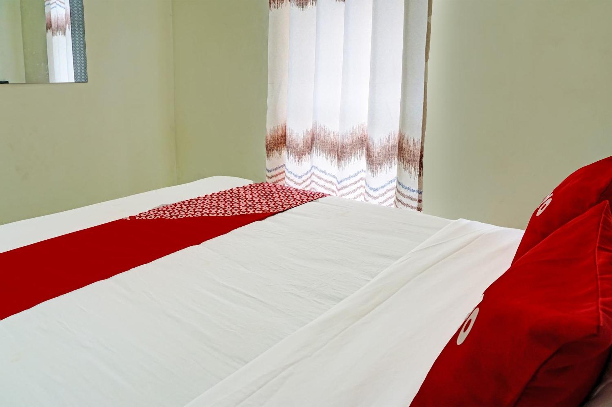Oyo 91707 Jannah Homestay Syariah Dau Экстерьер фото