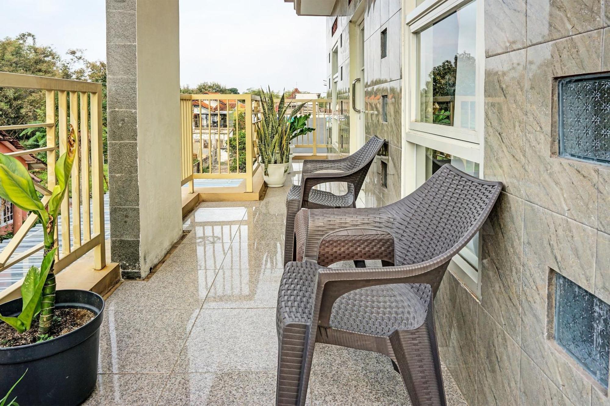 Oyo 91707 Jannah Homestay Syariah Dau Экстерьер фото